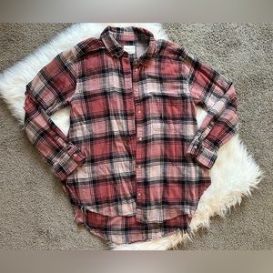 Women’s Distressed American Eagle Flannel: Size L